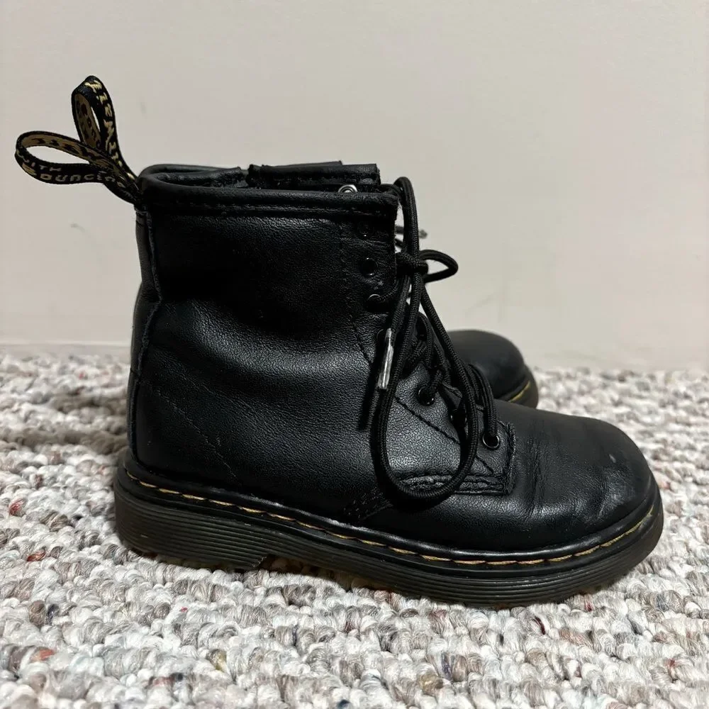 Dr. Martens 1460 J Black Leather Casual Lace Up Combat Boots Girl’s Size 9 Youth